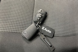 harmaa Volkswagen Transporter 2021 kuva 22.