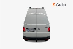 Valkoinen Volkswagen Transporter 2021 kuva 3.
