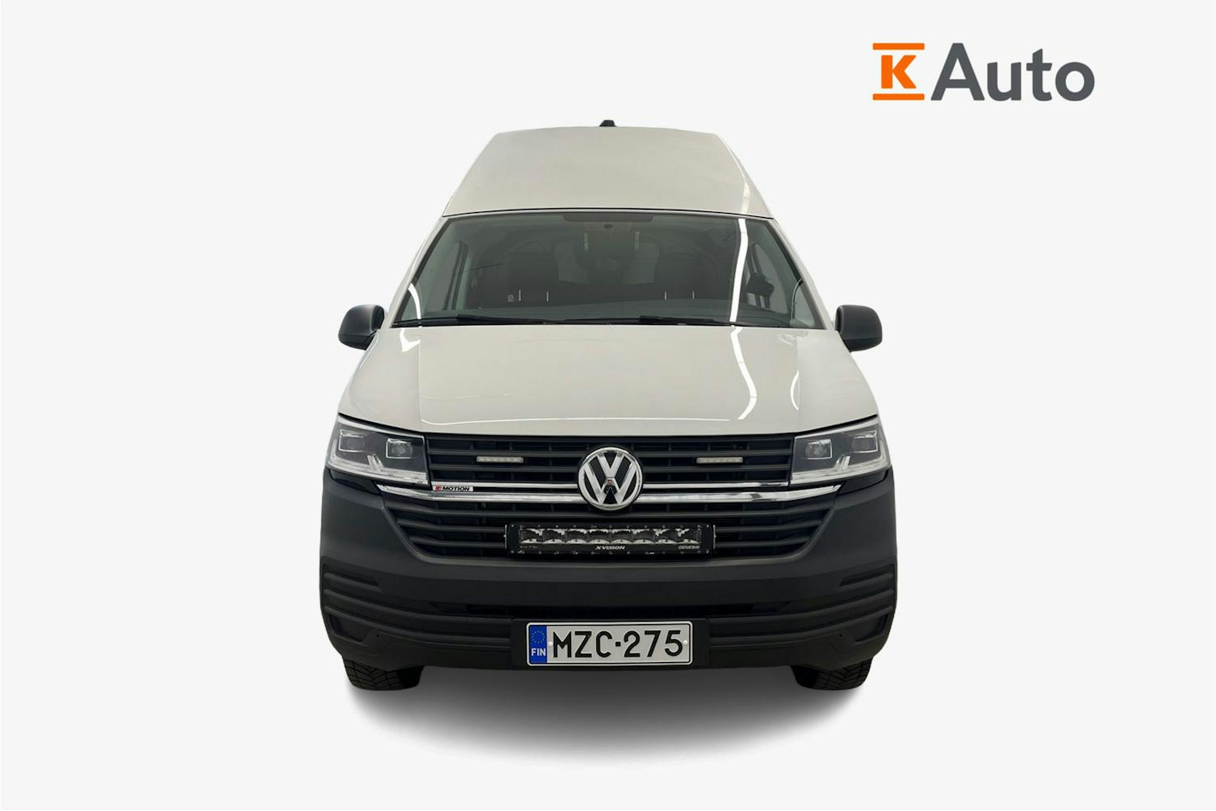 Valkoinen Volkswagen Transporter 2021 kuva 5.