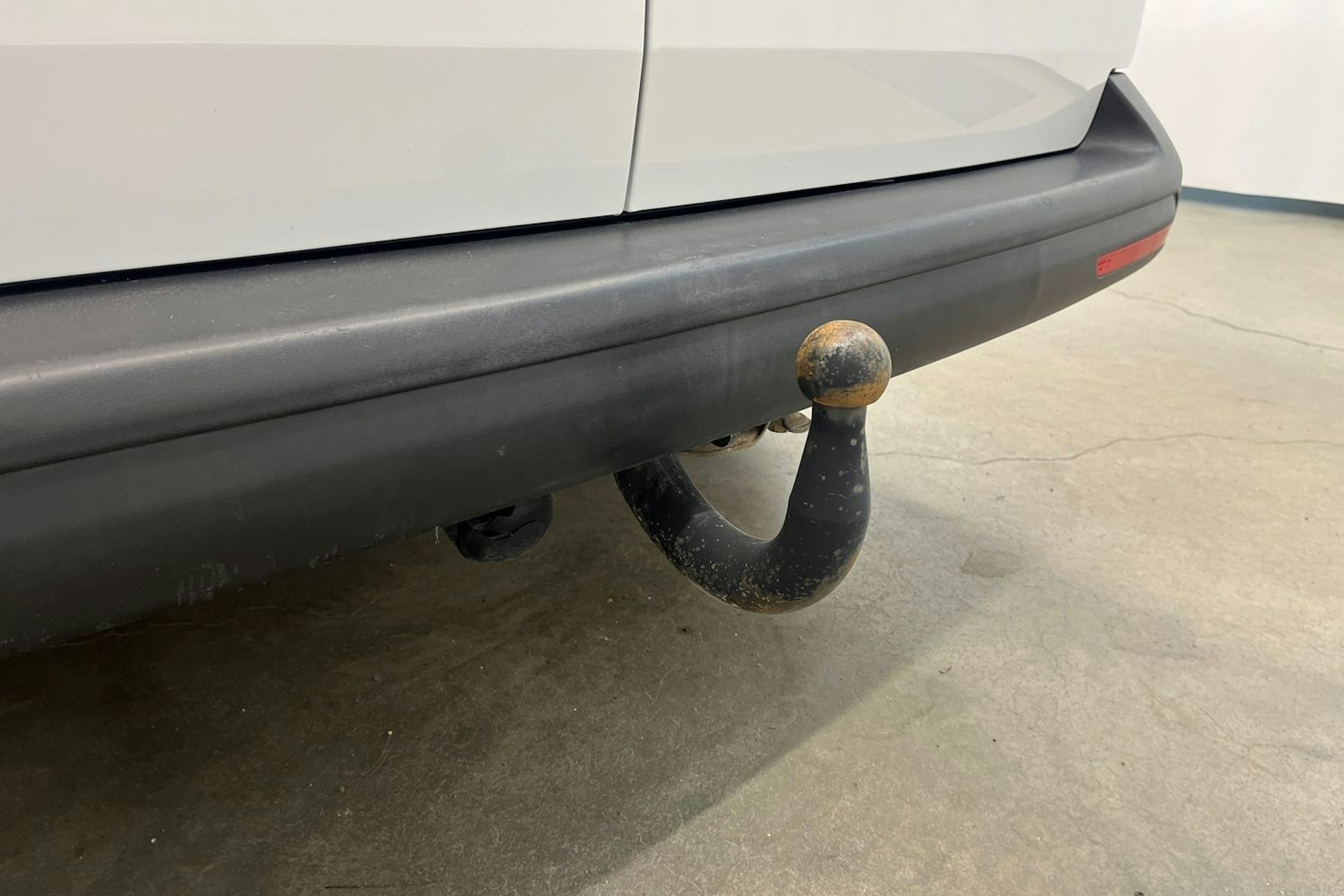 Valkoinen Volkswagen Transporter 2021 kuva 13.