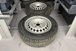 Valkoinen Volkswagen Transporter 2021 kuva 17.