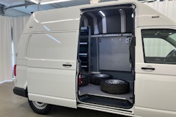 Valkoinen Volkswagen Transporter 2021 kuva 19.