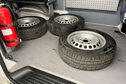 Valkoinen Volkswagen Transporter 2021 kuva 20.