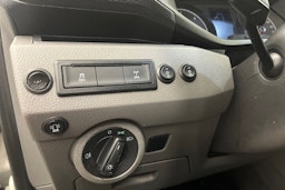 Valkoinen Volkswagen Transporter 2021 kuva 25.