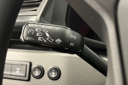 Valkoinen Volkswagen Transporter 2021 kuva 27.