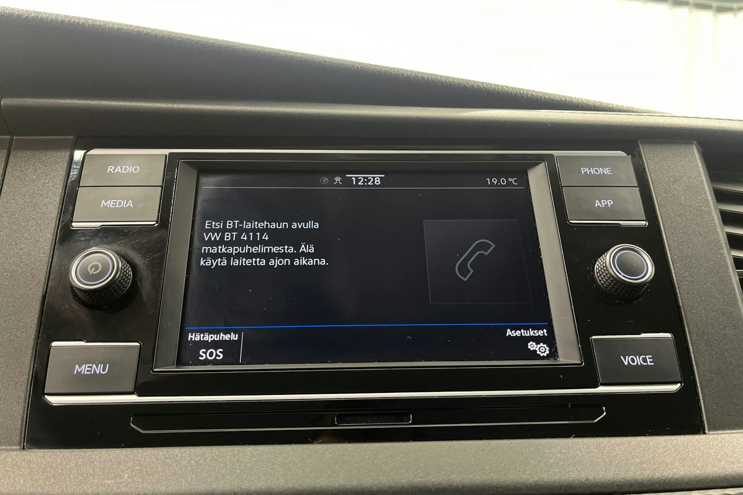 Valkoinen Volkswagen Transporter 2021 kuva 31.