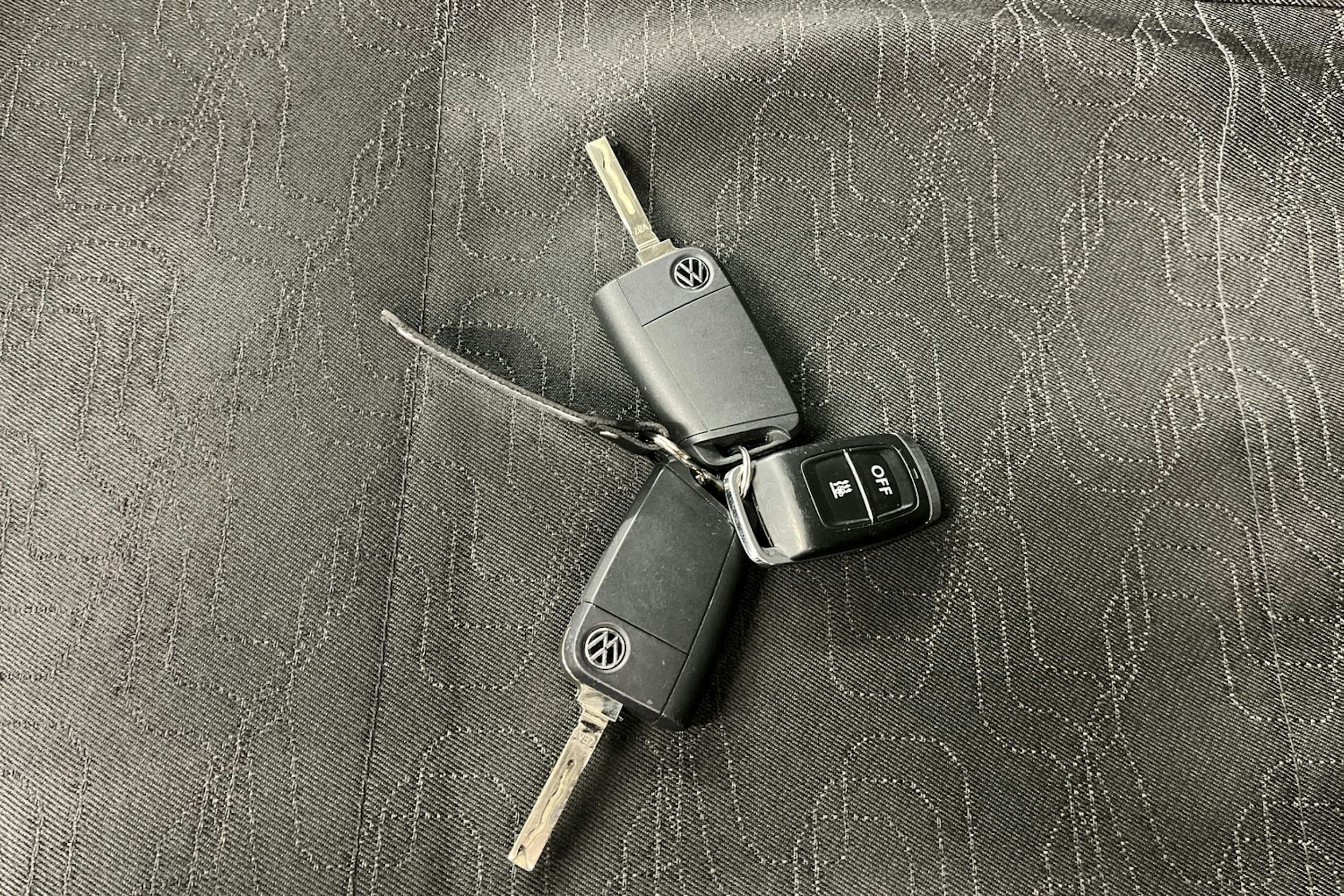 Valkoinen Volkswagen Transporter 2021 kuva 36.