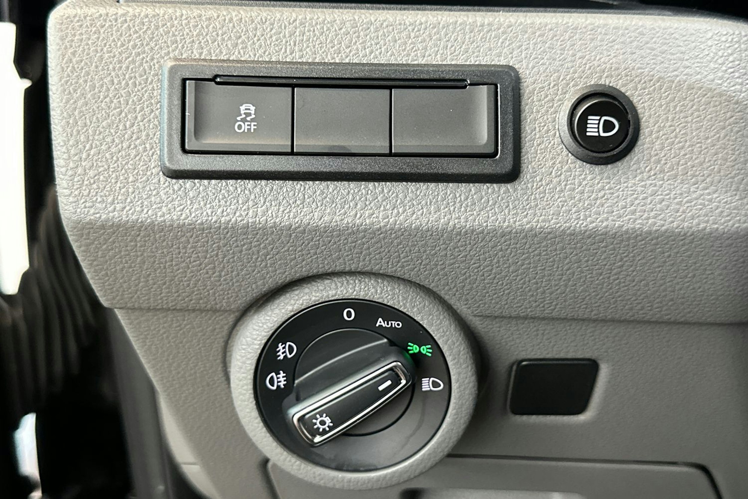 musta Volkswagen Transporter 2021 kuva 17.