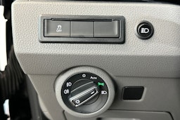 musta Volkswagen Transporter 2021 kuva 17.