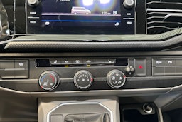 musta Volkswagen Transporter 2021 kuva 22.