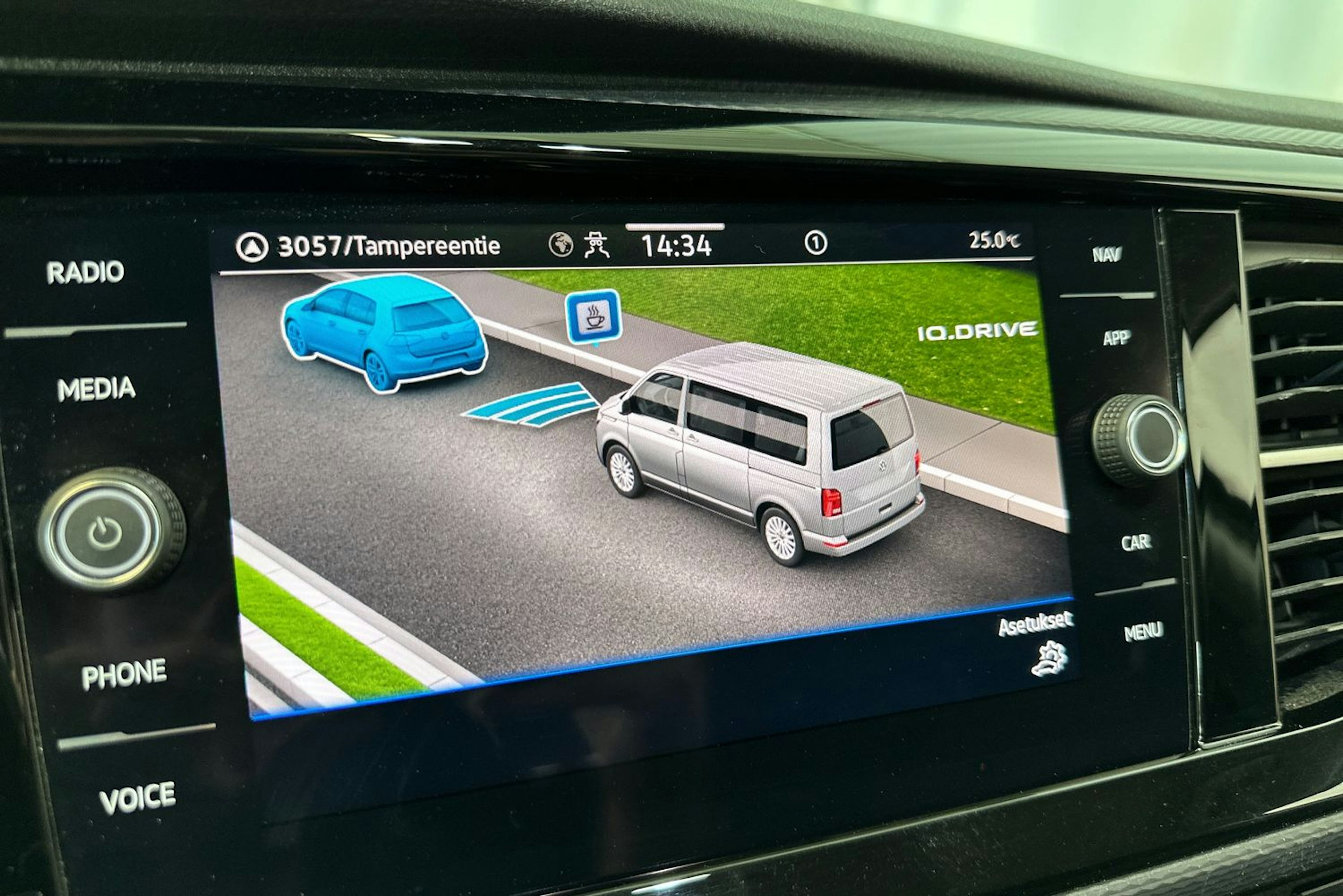musta Volkswagen Transporter 2021 kuva 27.