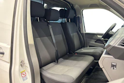valkoinen Volkswagen Transporter 2021 kuva 14.