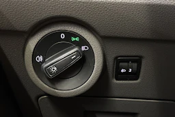 valkoinen Volkswagen Transporter 2021 kuva 18.