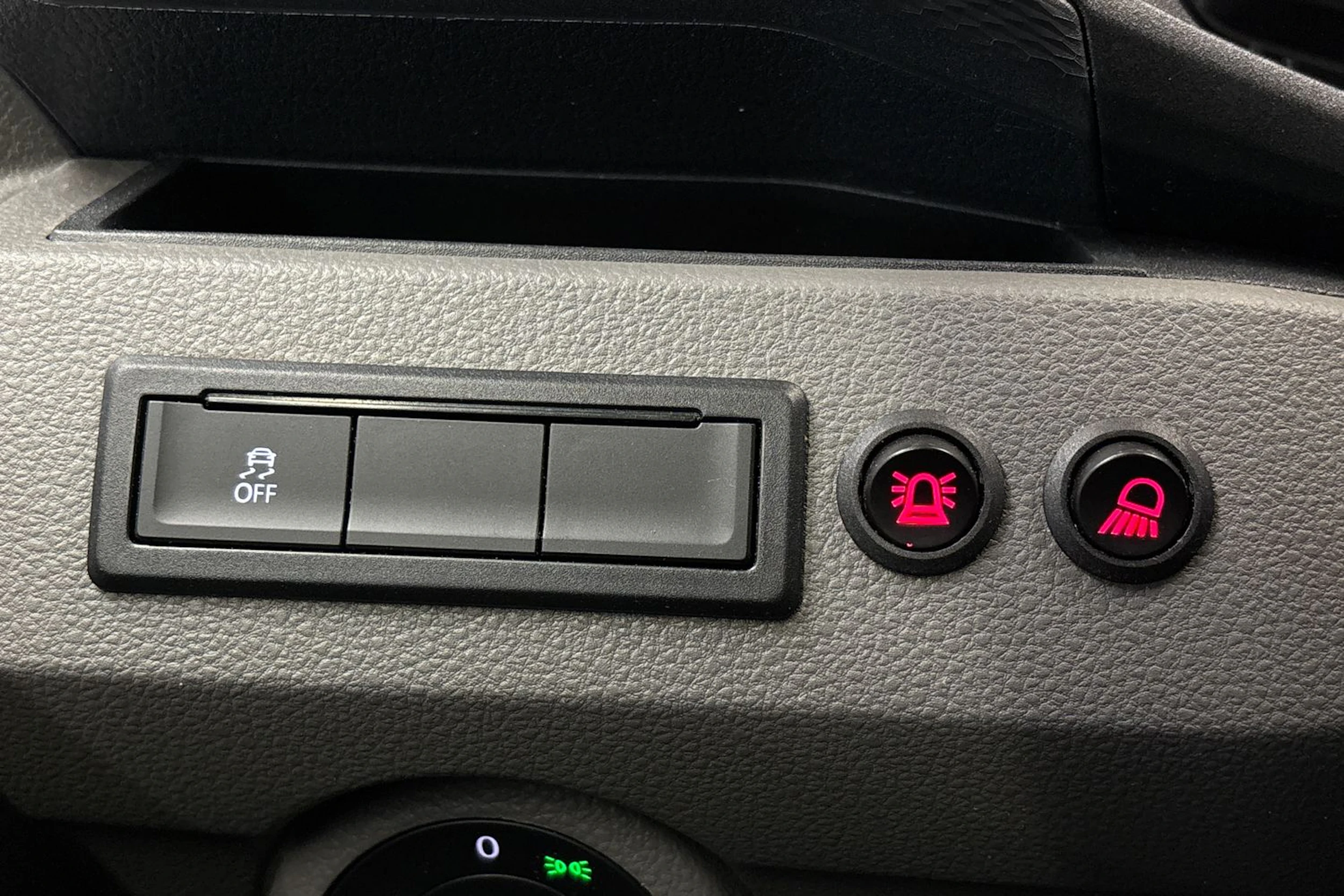 valkoinen Volkswagen Transporter 2021 kuva 19.