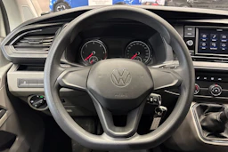 valkoinen Volkswagen Transporter 2021 kuva 20.