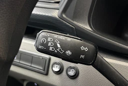 valkoinen Volkswagen Transporter 2021 kuva 21.