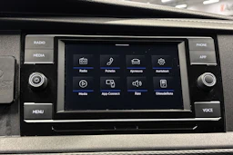 valkoinen Volkswagen Transporter 2021 kuva 22.