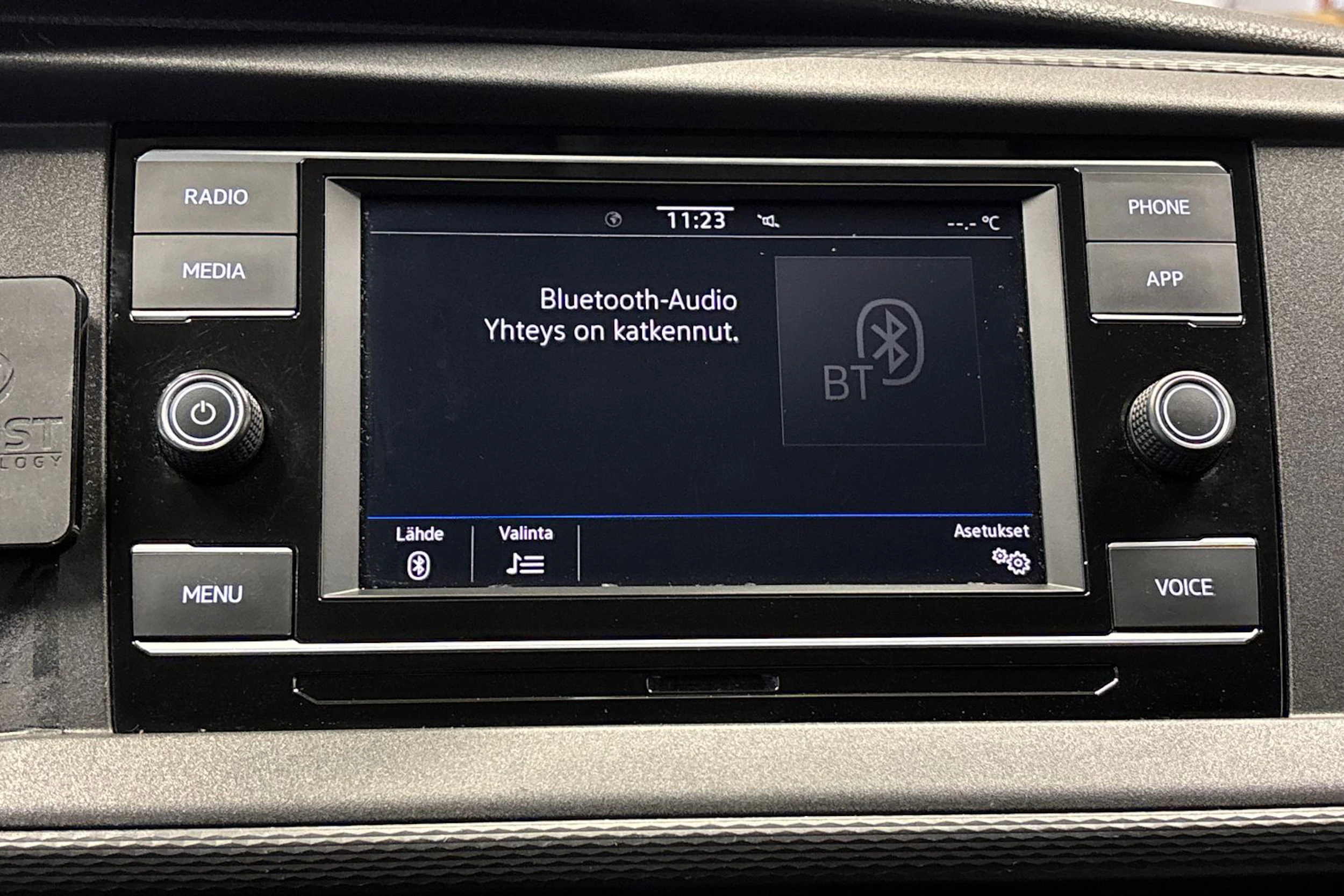 valkoinen Volkswagen Transporter 2021 kuva 24.