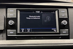 valkoinen Volkswagen Transporter 2021 kuva 24.