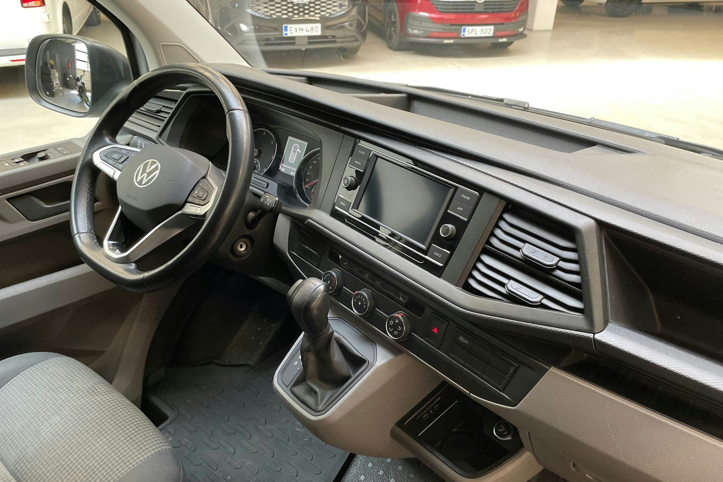 hopea Volkswagen Transporter 2021 kuva 14.