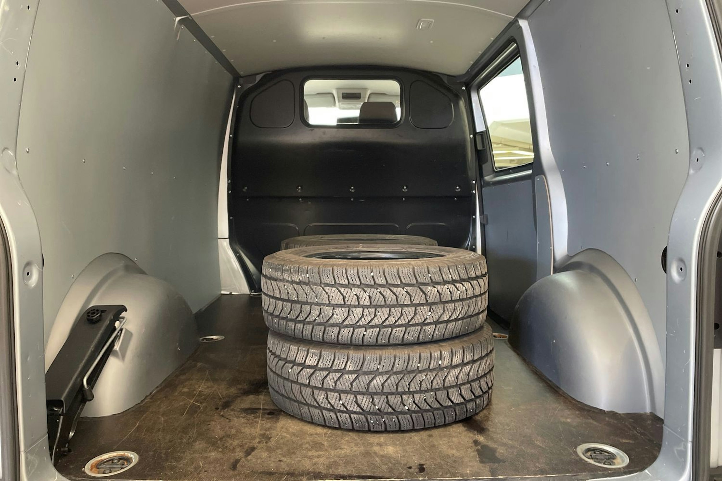 hopea Volkswagen Transporter 2021 kuva 19.