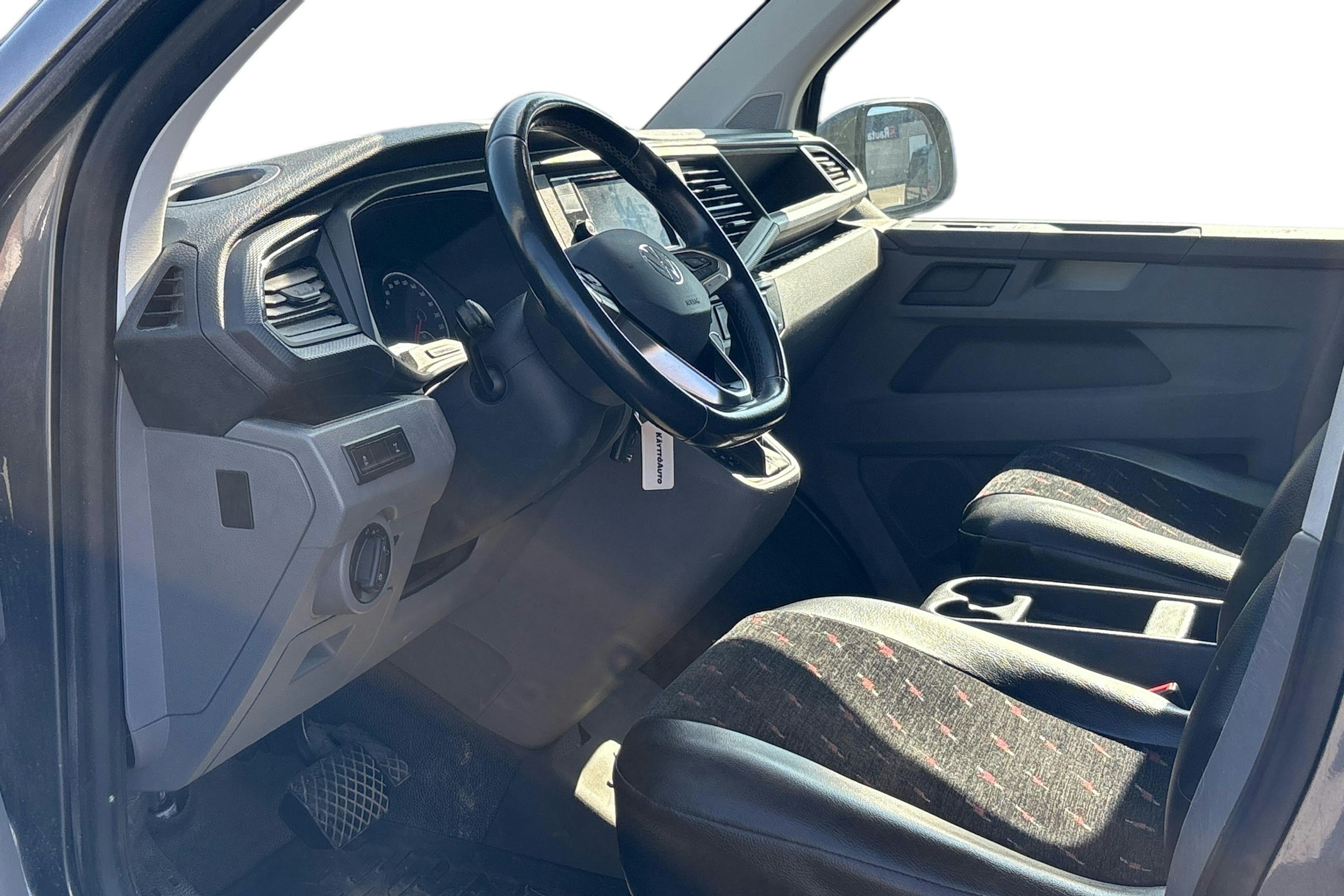 harmaa Volkswagen Transporter 2021 kuva 3.