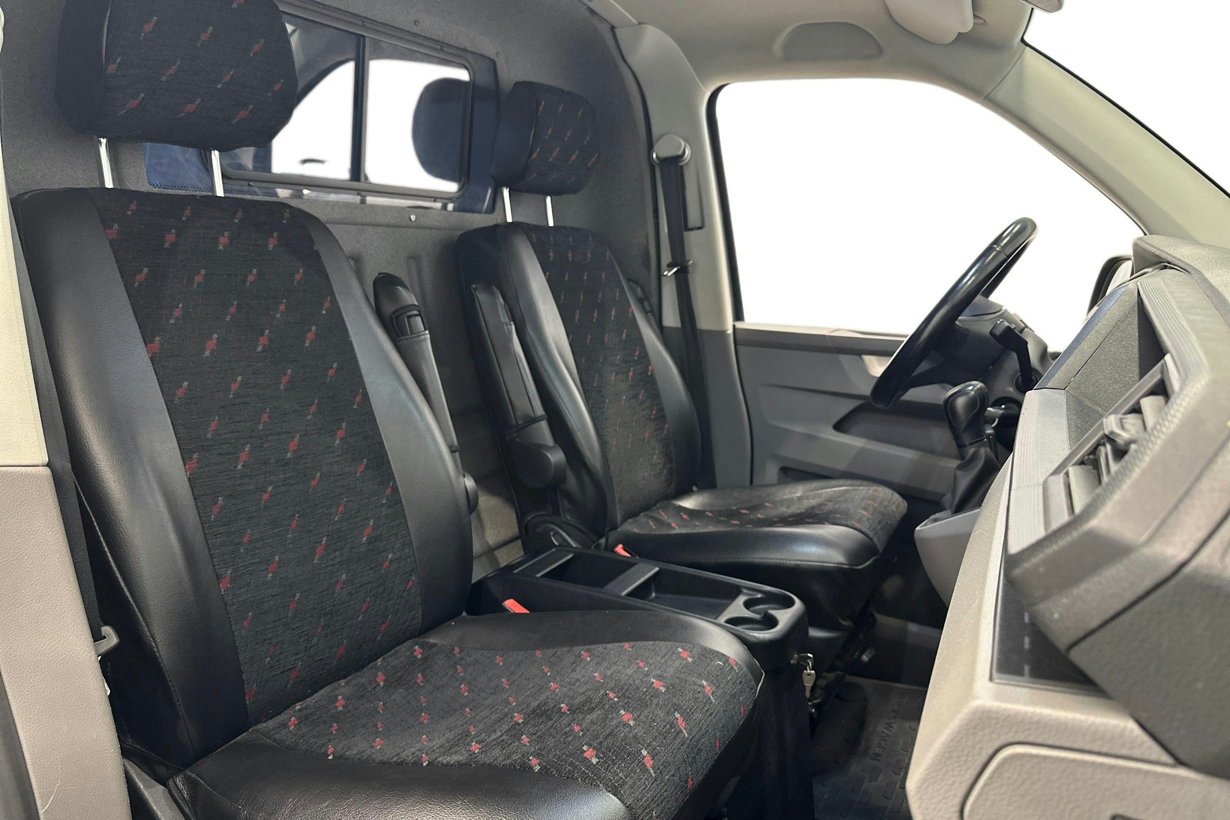 harmaa Volkswagen Transporter 2021 kuva 8.