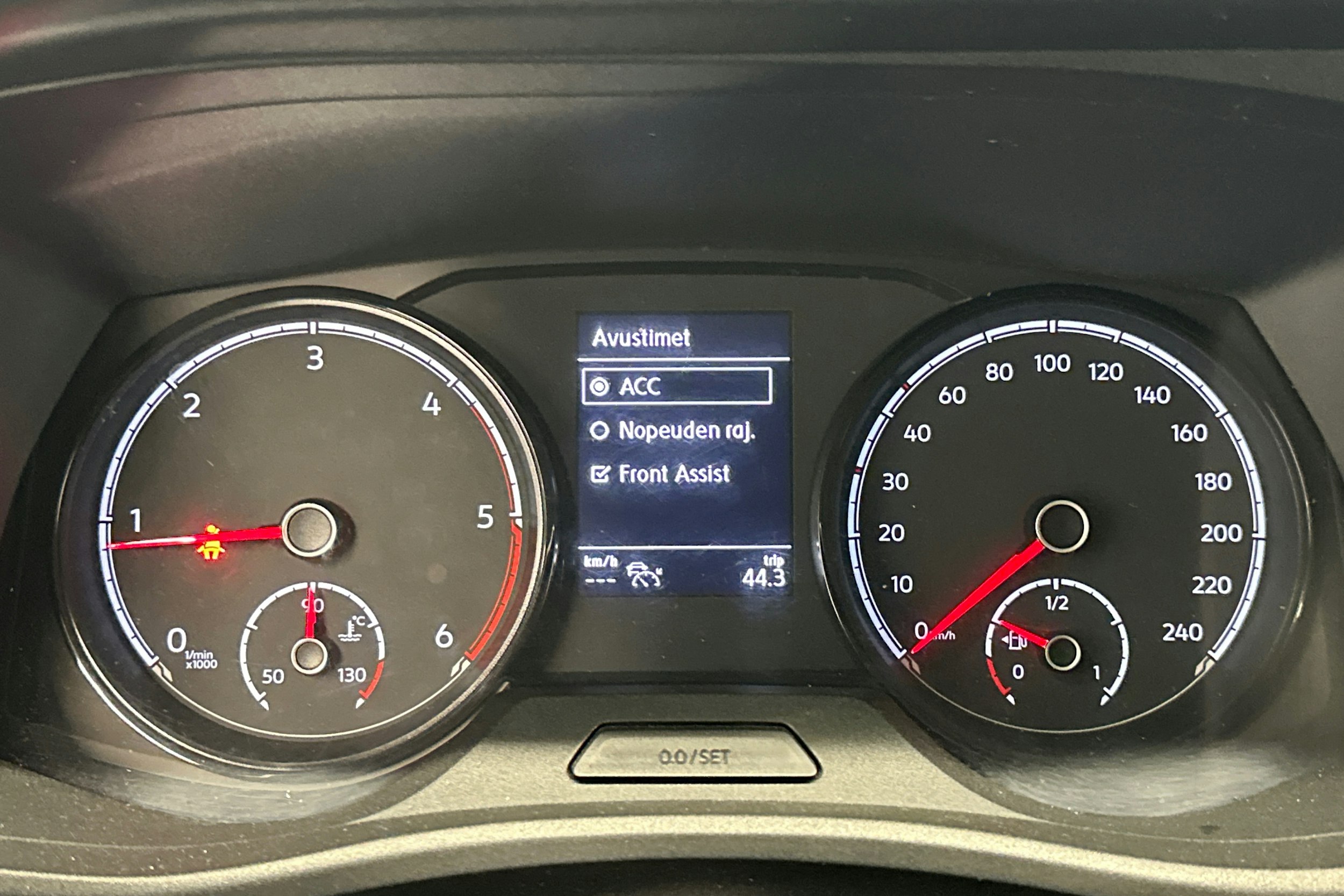 harmaa Volkswagen Transporter 2021 kuva 17.