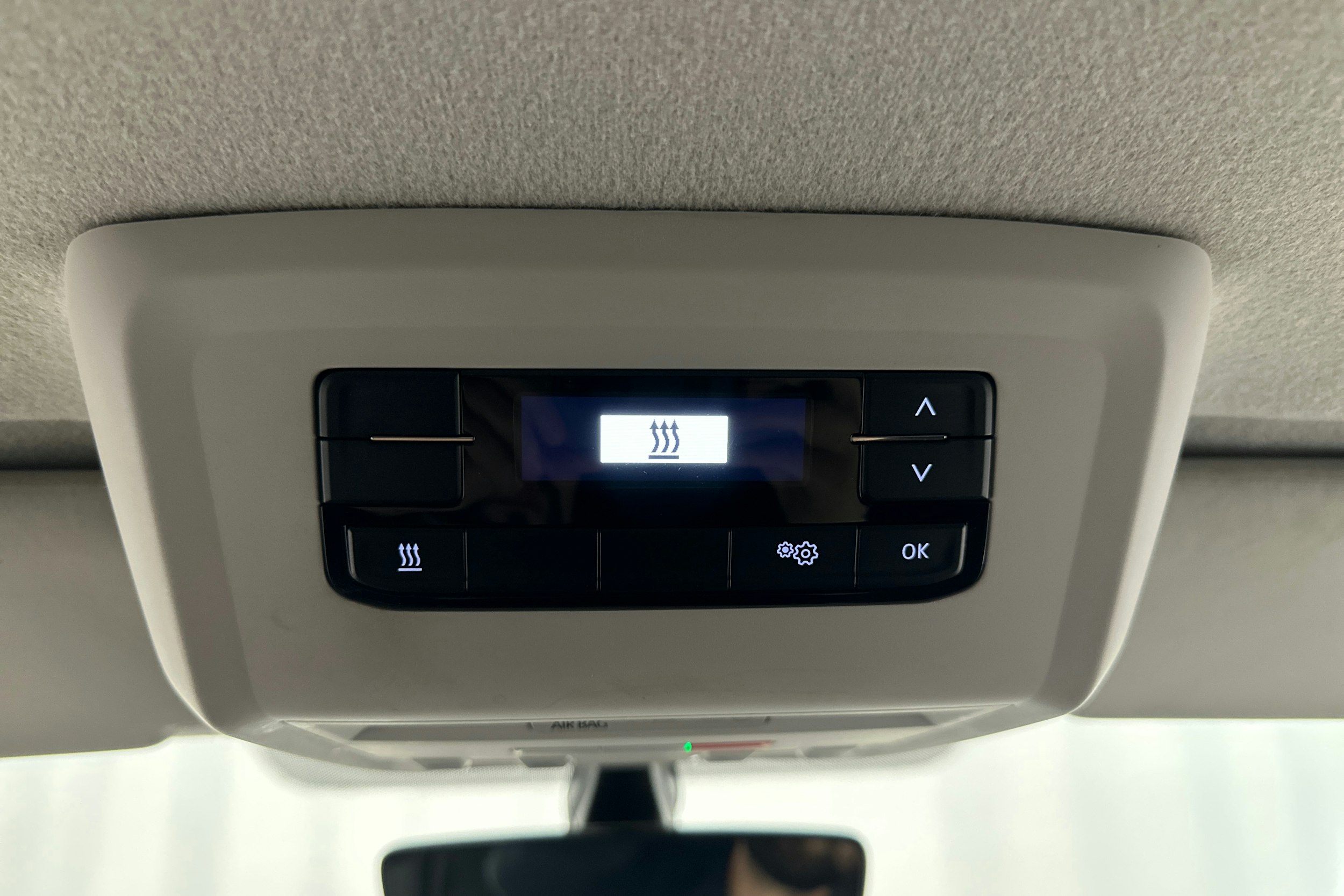harmaa Volkswagen Transporter 2021 kuva 20.
