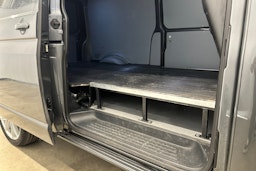 harmaa Volkswagen Transporter 2021 kuva 25.