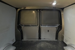 harmaa Volkswagen Transporter 2021 kuva 26.
