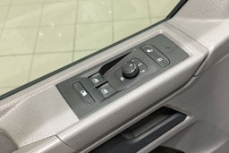 Musta Volkswagen TRANSPORTER 2021 kuva 14.