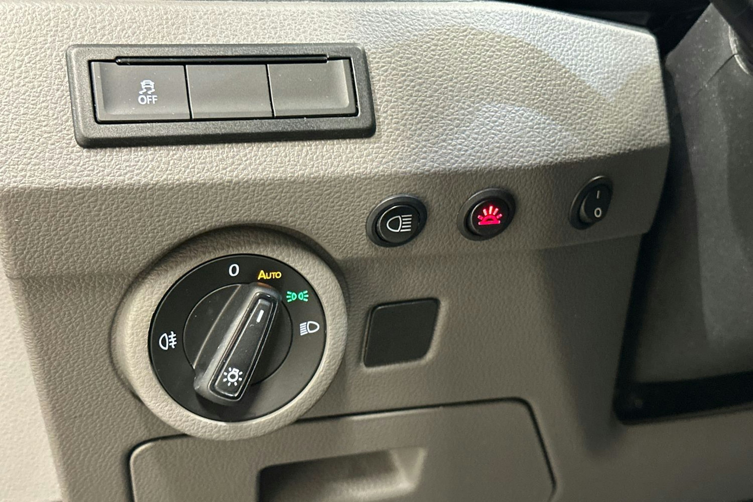 Musta Volkswagen TRANSPORTER 2021 kuva 15.