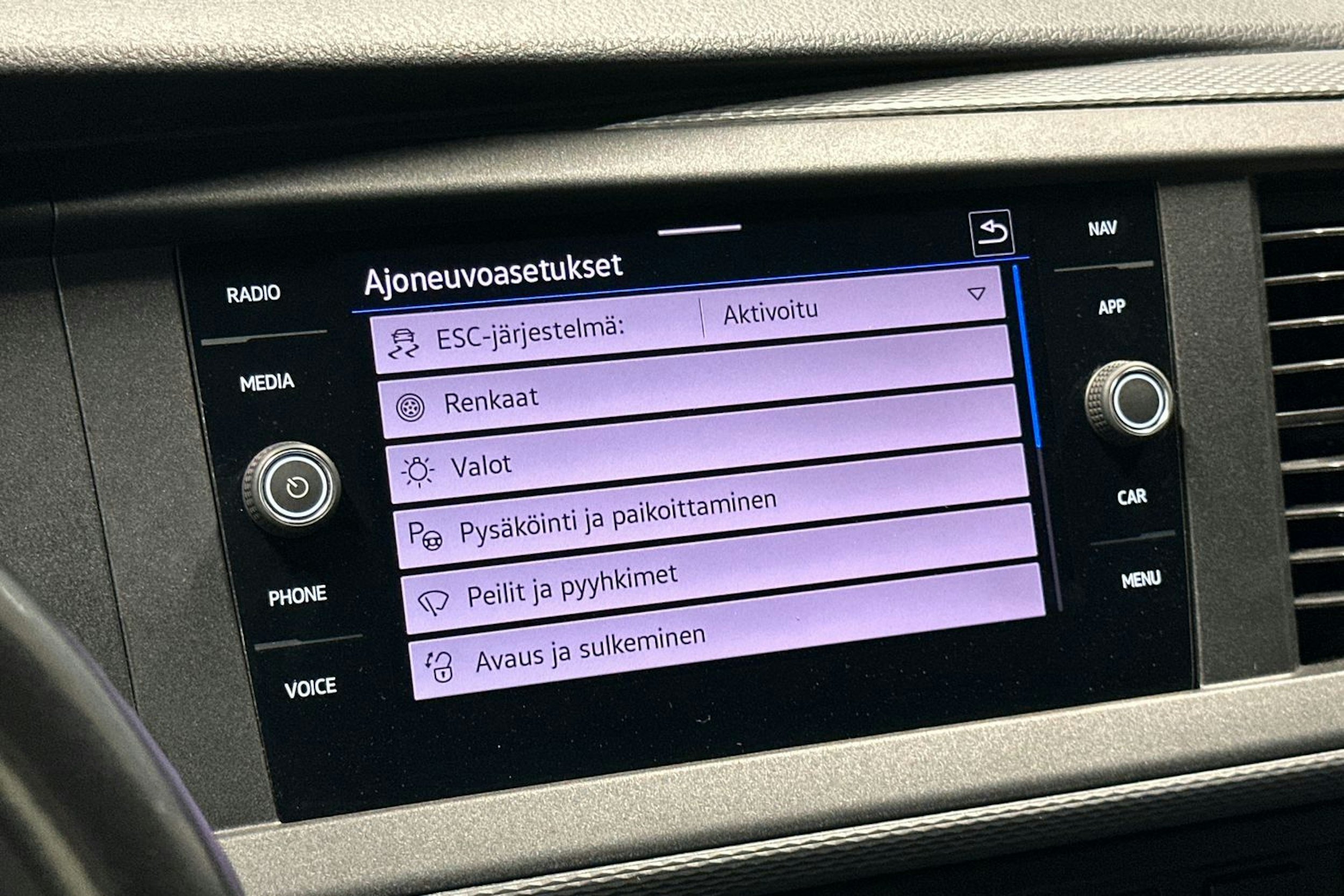 Musta Volkswagen TRANSPORTER 2021 kuva 19.