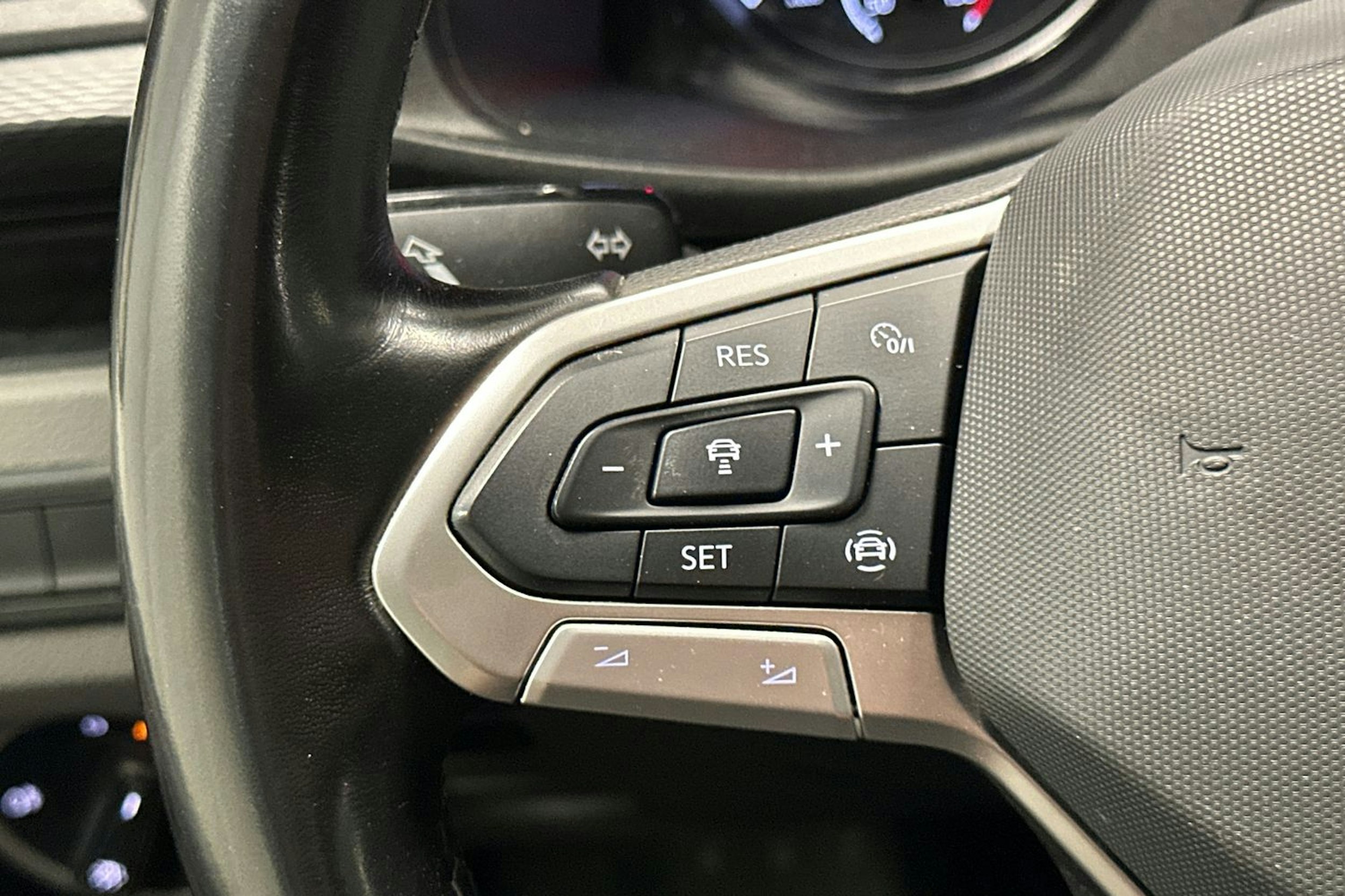Musta Volkswagen TRANSPORTER 2021 kuva 22.
