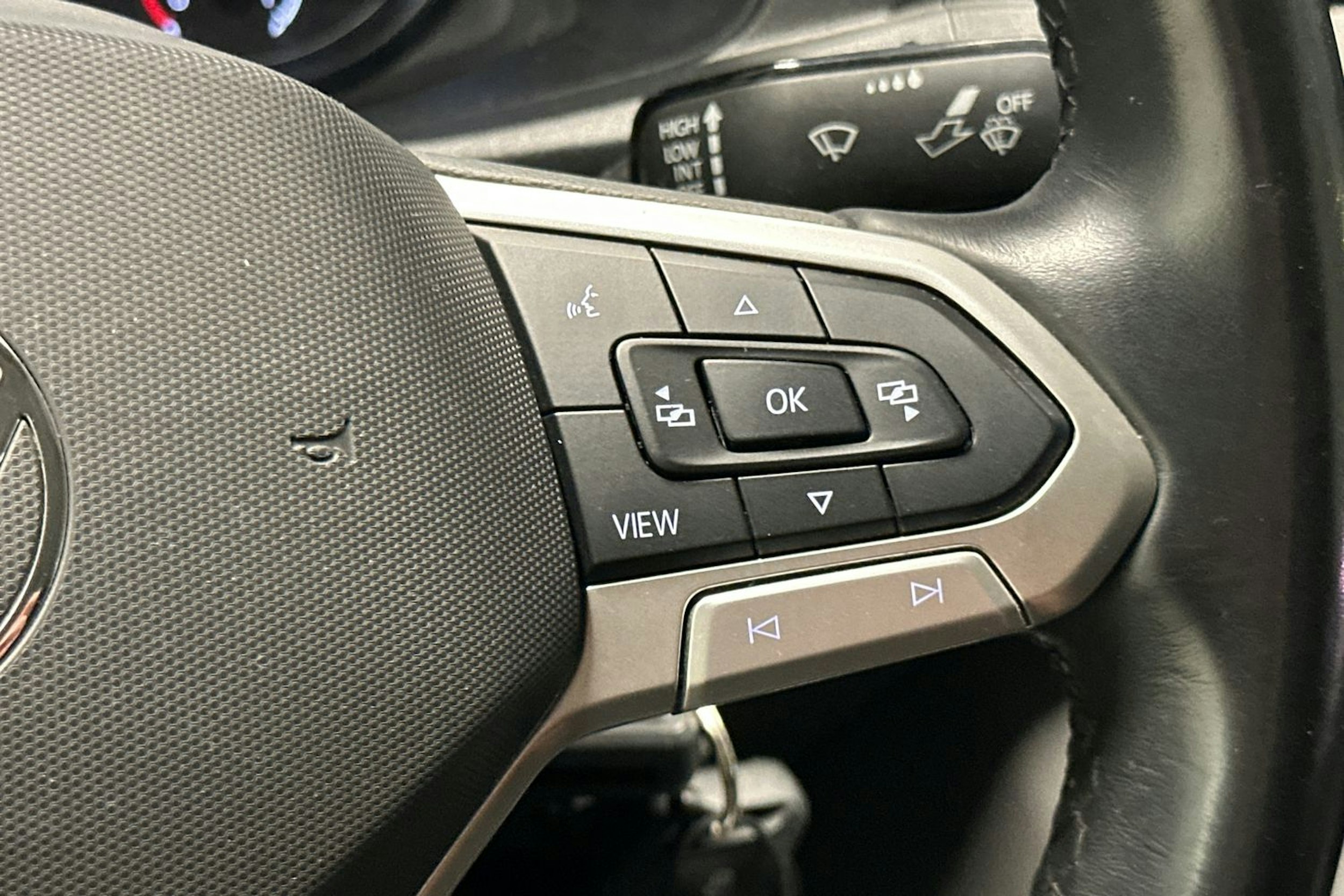 Musta Volkswagen TRANSPORTER 2021 kuva 23.