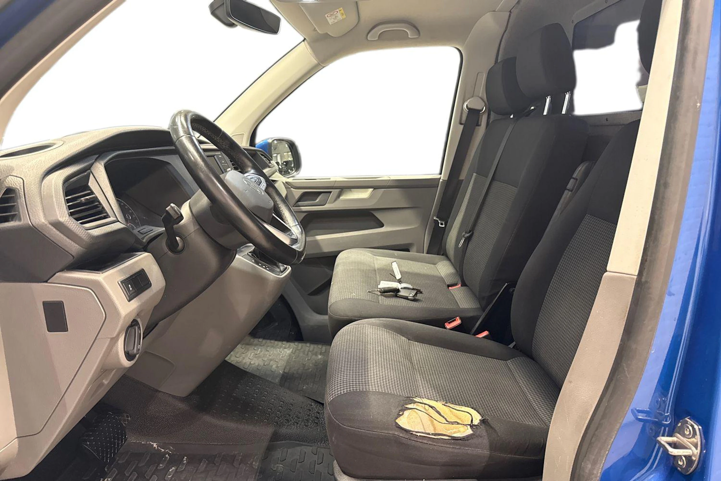 sininen Volkswagen Transporter 2022 kuva 9.