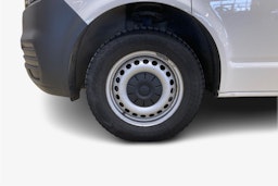 valkoinen Volkswagen Transporter 2021 kuva 10.