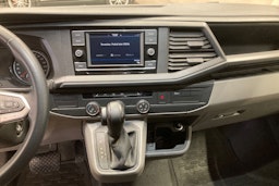 valkoinen Volkswagen Transporter 2021 kuva 20.