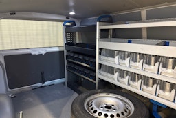 valkoinen Volkswagen Transporter 2021 kuva 12.