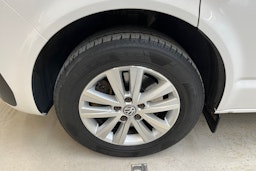 valkoinen Volkswagen Transporter 2021 kuva 9.