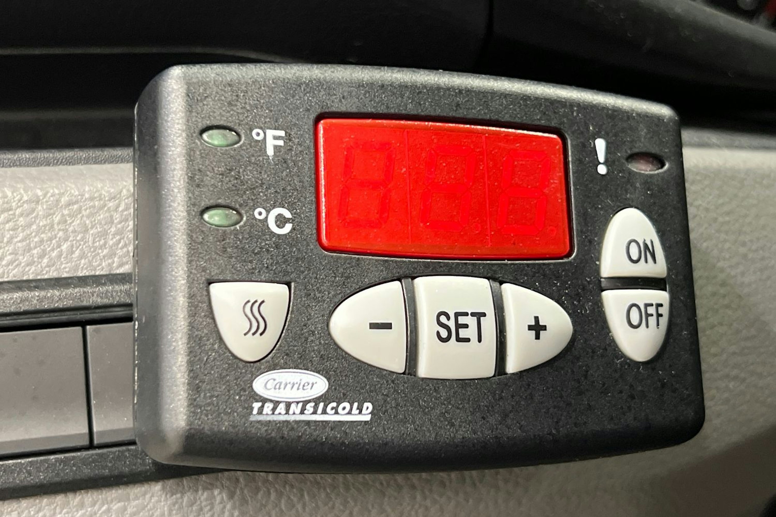 Valkoinen Volkswagen TRANSPORTER 2021 kuva 15.