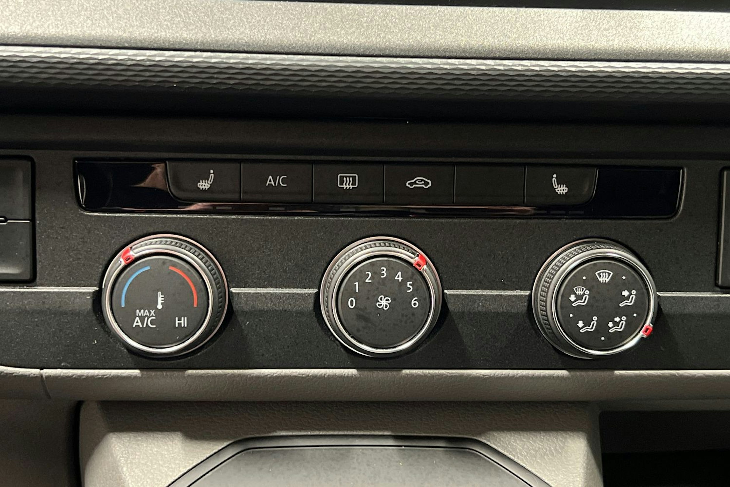 Valkoinen Volkswagen TRANSPORTER 2021 kuva 19.