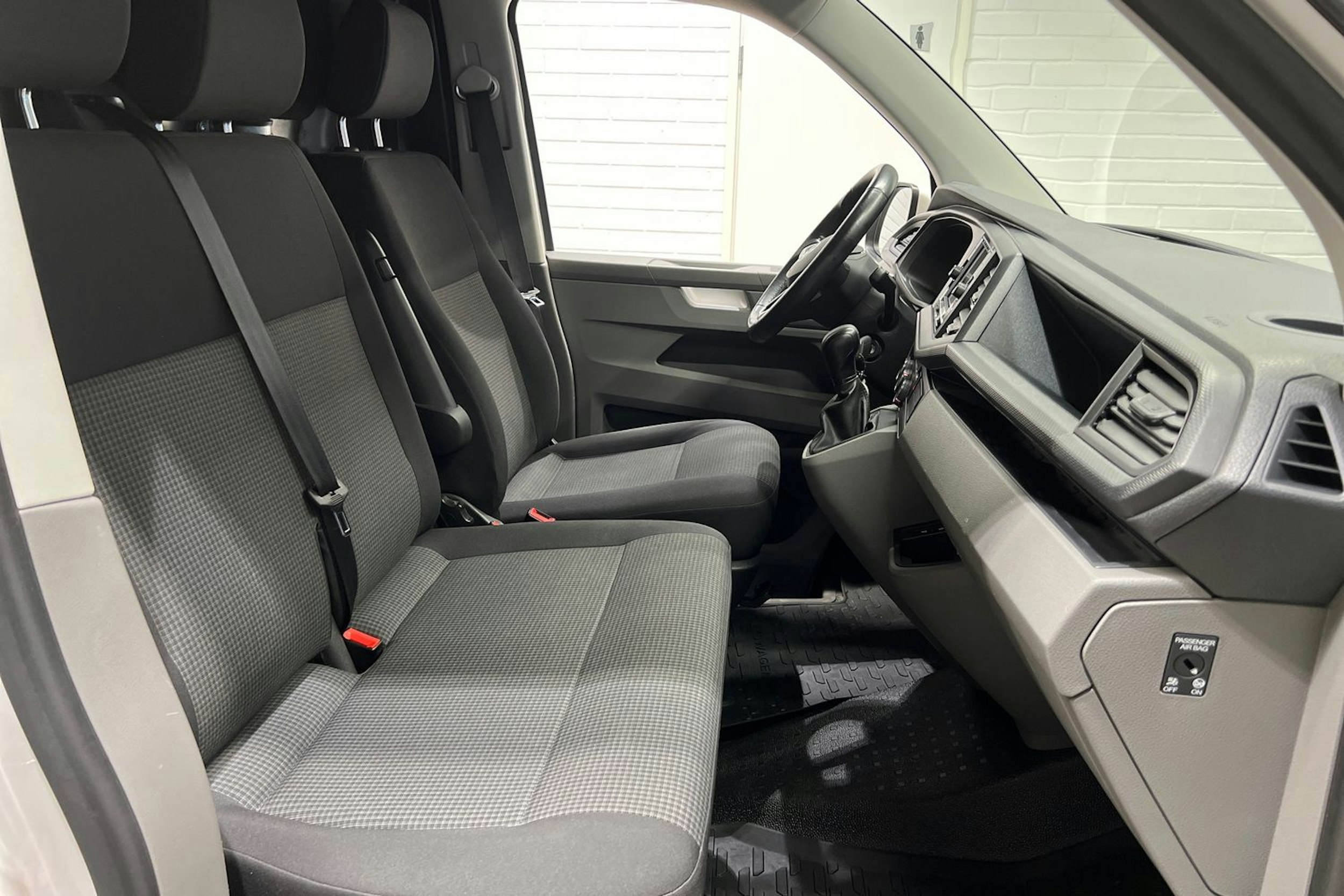 Valkoinen Volkswagen TRANSPORTER 2021 kuva 21.