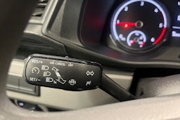 valkoinen Volkswagen Transporter 2021 kuva 19.