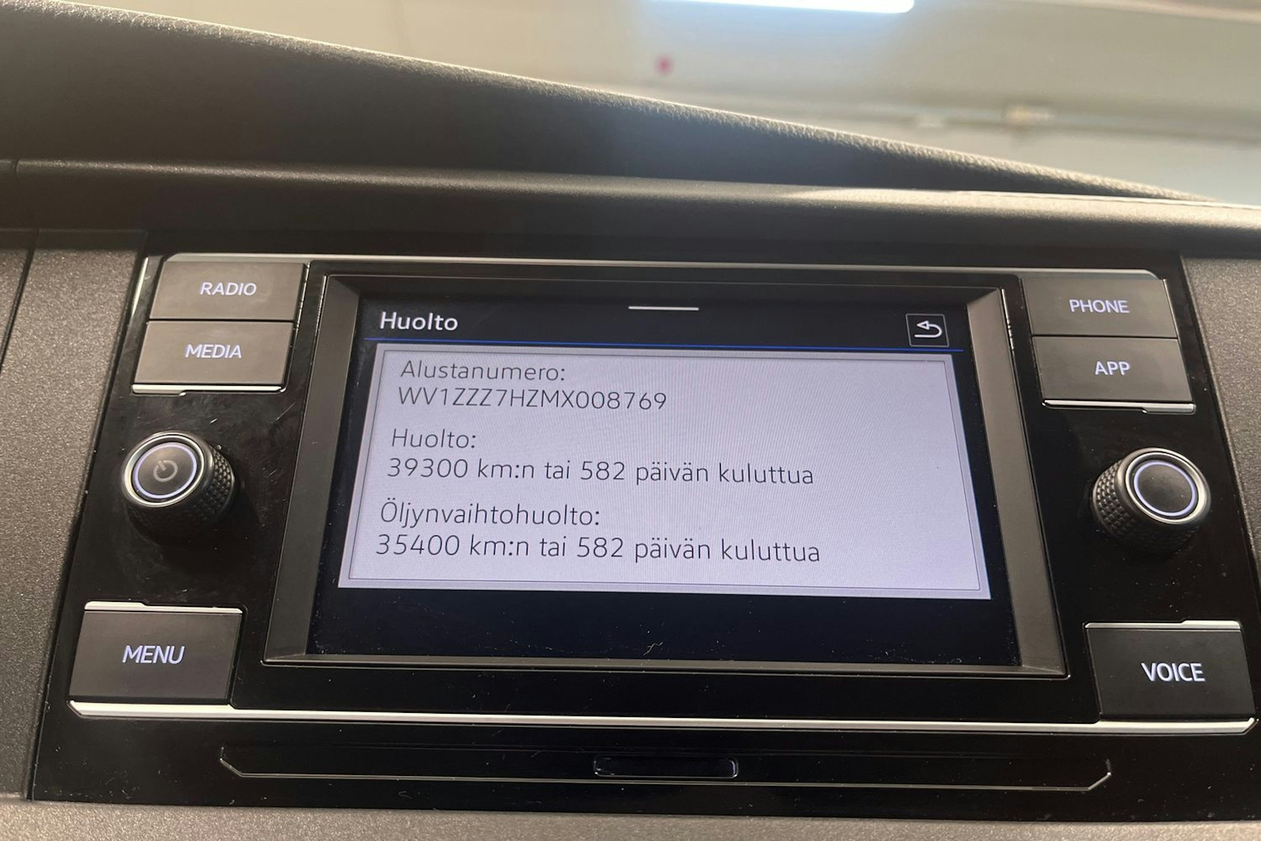 valkoinen Volkswagen Transporter 2021 kuva 25.