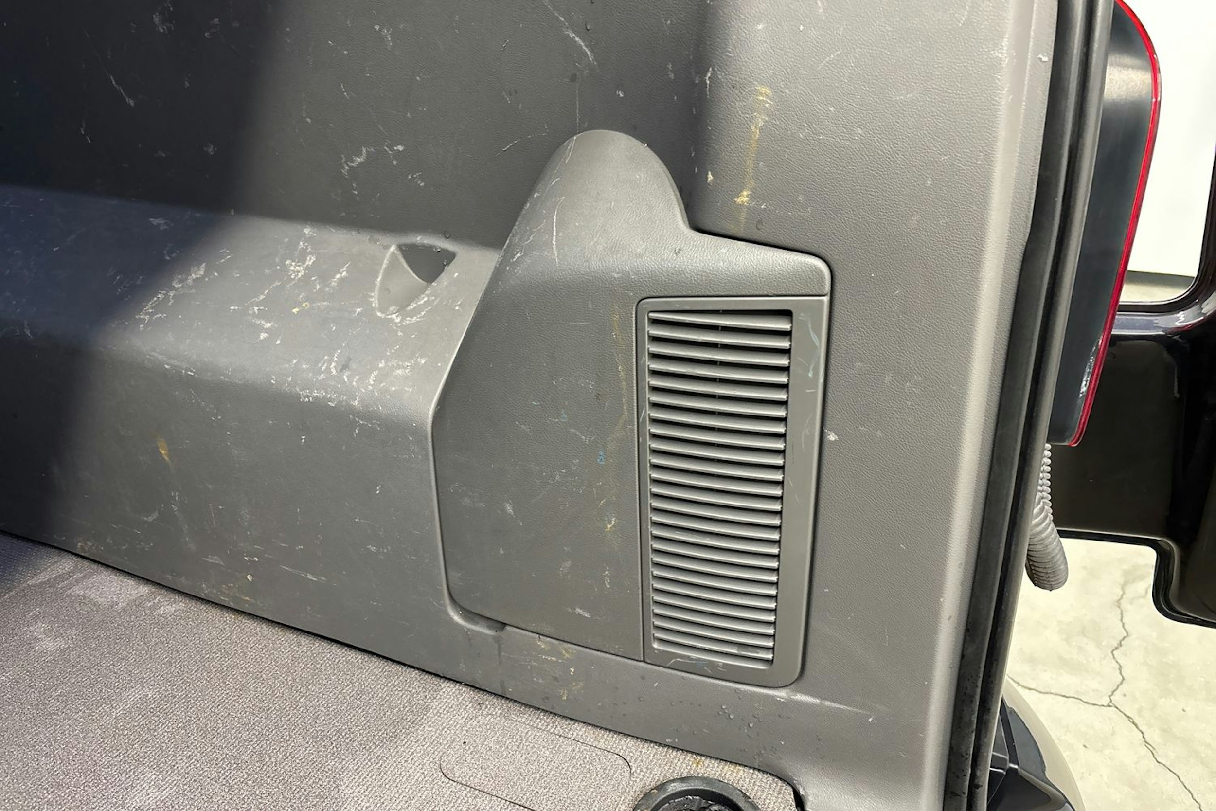 musta Volkswagen Transporter 2021 kuva 12.