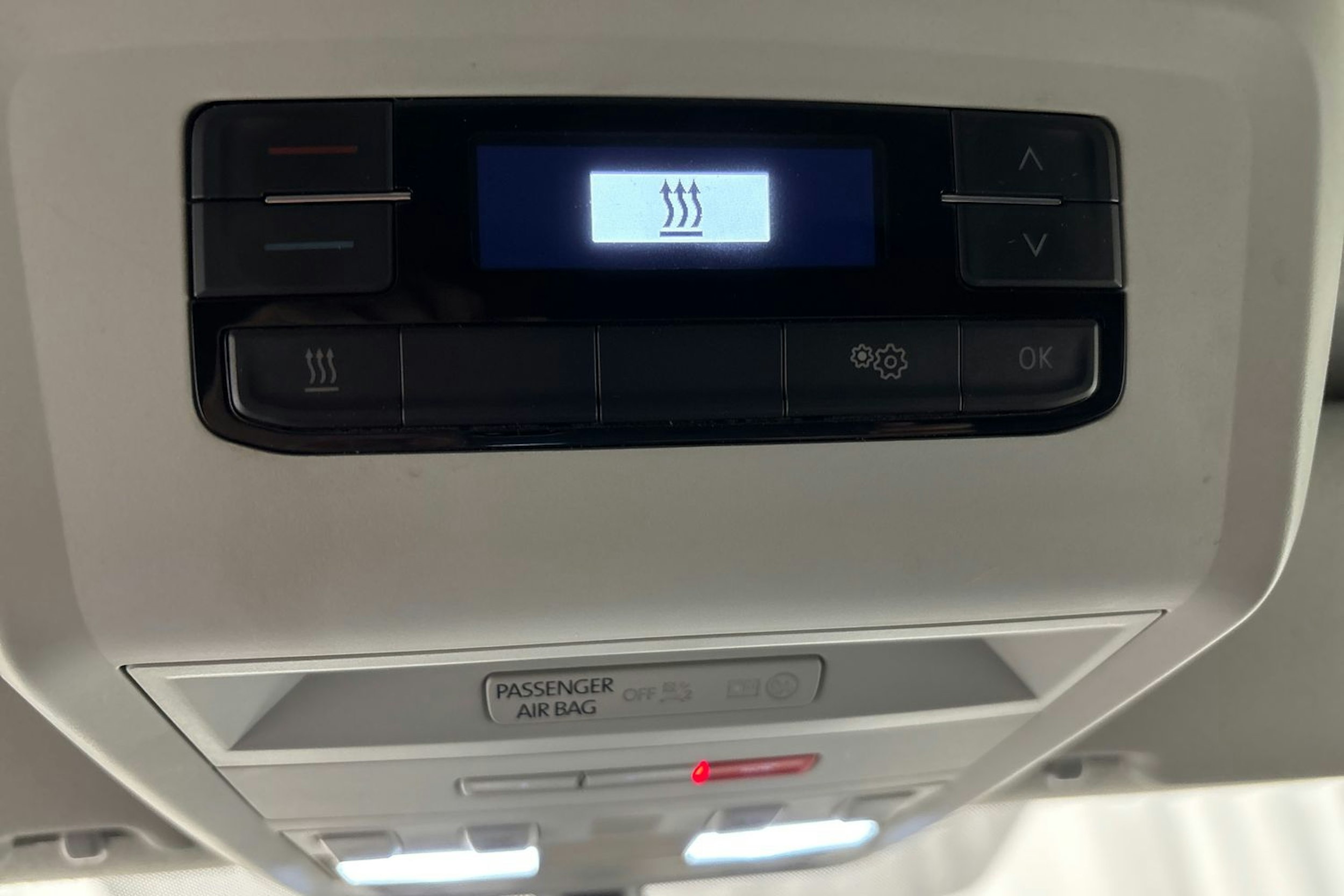 musta Volkswagen Transporter 2021 kuva 16.