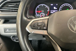 sininen Volkswagen Transporter 2021 kuva 13.