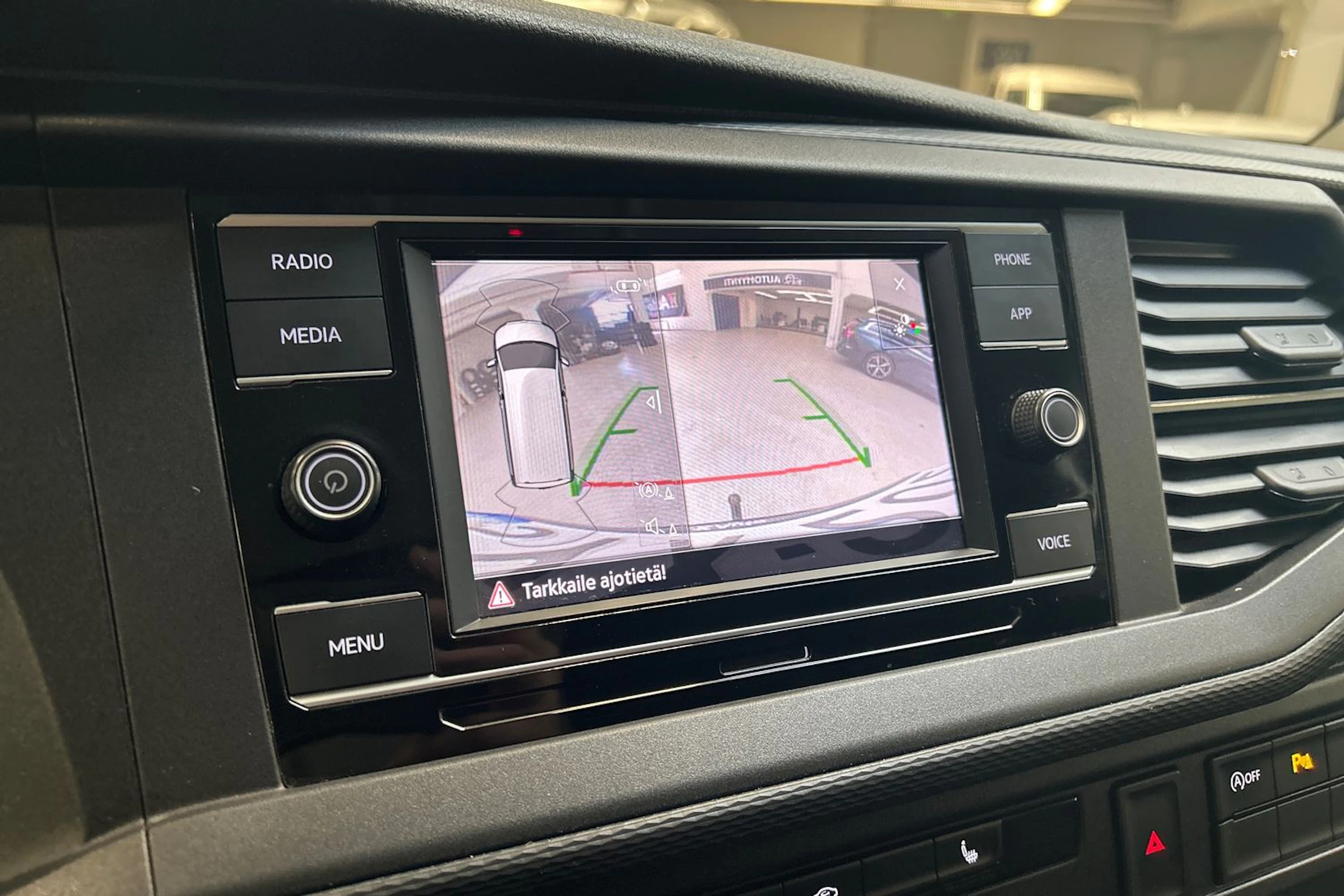sininen Volkswagen Transporter 2021 kuva 17.
